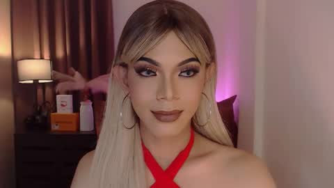 Snapshot of goddessmichaella chatting on December 22, 2024, 6:37 pm Michaella online show from December 22, 2024, 6:37 pm