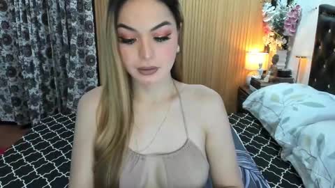 Snapshot of goddessofangel chatting on March 7, 2025, 2:25 am angel online show from March 7, 2025, 2:25 am