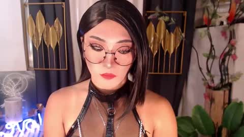 Snapshot of goddessquinnie chatting on December 11, 2024, 12:44 am quinnie online show from December 11, 2024, 12:44 am