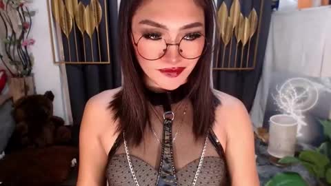 Snapshot of goddessquinnie chatting on March 10, 2025, 12:18 am quinnie online show from March 10, 2025, 12:18 am