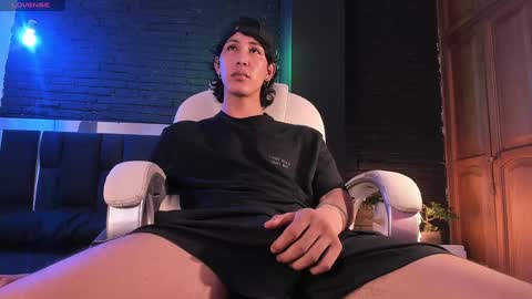 Snapshot of godly_huan chatting on December 17, 2024, 7:15 pm HUAN online show from December 17, 2024, 7:15 pm