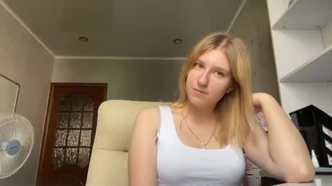 Snapshot of goldaalderson chatting on July 29, 2026, 6:33 am Alena online show from July 29, 2026, 6:33 am
