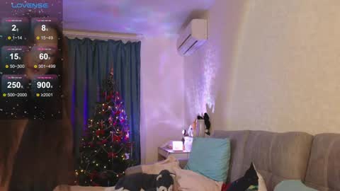 Snapshot of golden_bag chatting on January 2, 2025, 8:35 pm Jess online show from January 2, 2025, 8:35 pm