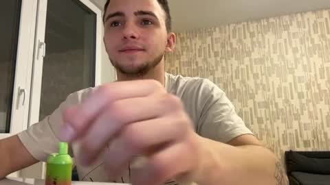 Snapshot of golden_boyyy21 chatting on January 26, 2025, 3:36 pm Golden boyyy21 online show from January 26, 2025, 3:36 pm