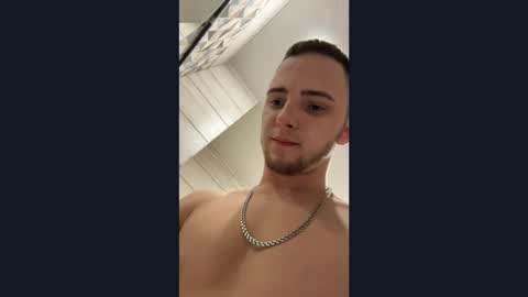 Snapshot of golden_boyyy21 chatting on February 8, 2025, 2:05 pm Golden boyyy21 online show from February 8, 2025, 2:05 pm