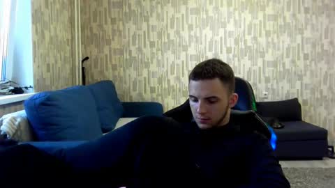 Snapshot of golden_boyyy21 chatting on February 13, 2025, 12:11 pm Golden boyyy21 online show from February 13, 2025, 12:11 pm