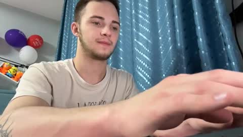 Snapshot of golden_boyyy21 chatting on February 24, 2025, 11:30 pm Golden boyyy21 online show from February 24, 2025, 11:30 pm