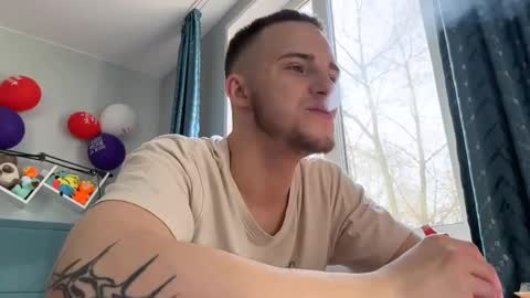 Snapshot of golden_boyyy21 chatting on March 8, 2025, 10:22 am Golden boyyy21 online show from March 8, 2025, 10:22 am