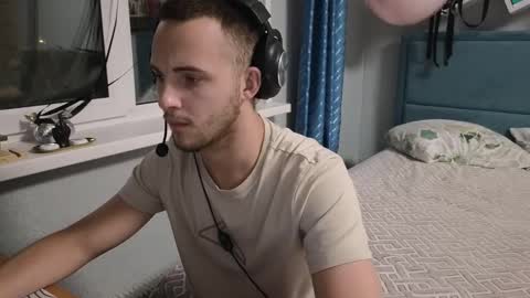 Snapshot of golden_boyyy21 chatting on September 8, 2025, 4:28 pm Golden boyyy21 online show from September 8, 2025, 4:28 pm