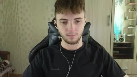 Golden boyyy21 online show from March 28, 2026, 8:36 am