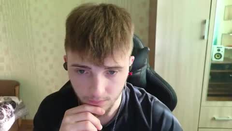 Golden boyyy21 online show from March 30, 2026, 1:45 pm