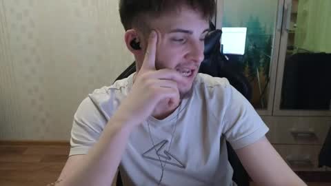 Golden boyyy21 online show from April 19, 2026, 9:50 pm