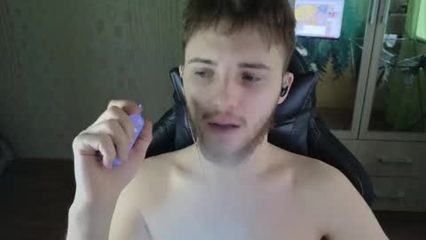 Golden boyyy21 online show from April 26, 2026, 10:46 am