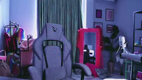 Gloria online show from July 19, 2026, 8:51 am