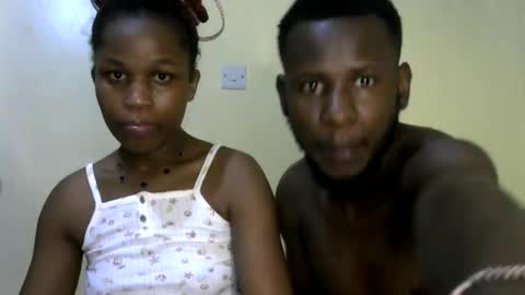 Snapshot of golden_temptation chatting on July 25, 2026, 9:12 pm Lover birds online show from July 25, 2026, 9:12 pm