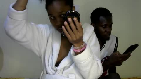 Snapshot of golden_temptation chatting on July 28, 2026, 9:25 pm Lover birds online show from July 28, 2026, 9:25 pm