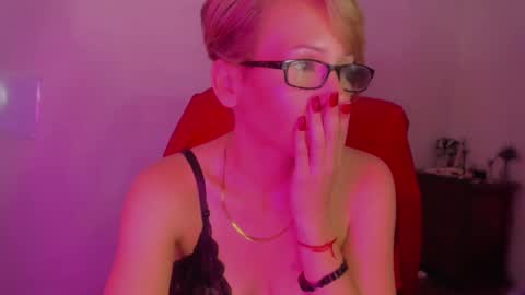 goldenrosa online show from September 17, 2025, 6:09 pm