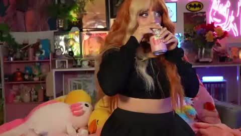 Snapshot of goldengoddessxxx chatting on June 18, 2026, 8:57 pm Sammy online show from June 18, 2026, 8:57 pm