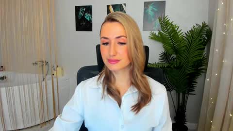 Olivia online show from February 19, 2025, 3:28 am