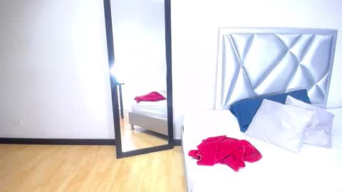 goldenn_ass1 online show from November 13, 2025, 4:44 am