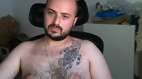 Snapshot of goldenspainboy chatting on August 4, 2026, 5:37 pm goldenspainboy online show from August 4, 2026, 5:37 pm