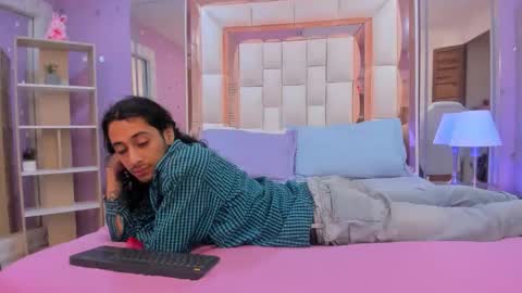 Snapshot of goldentemptation_ chatting on May 26, 2026, 8:16 pm goldentemptation_ online show from May 26, 2026, 8:16 pm