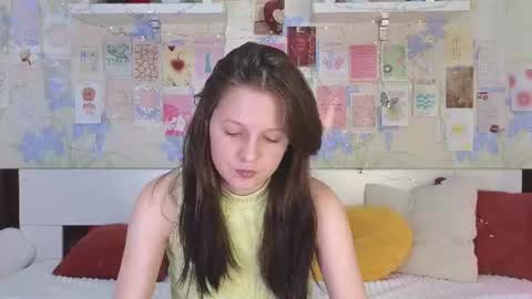 Snapshot of goldlily1 chatting on July 24, 2026, 3:43 pm Lily online show from July 24, 2026, 3:43 pm