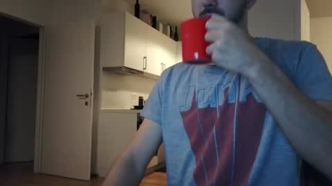 goldnic_10 online show from October 12, 2025, 5:06 am