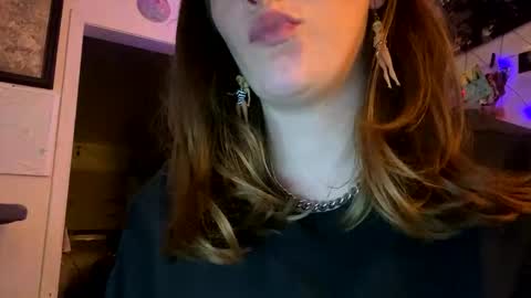 Snapshot of goldstarprincessxxx chatting on November 17, 2025, 1:55 am Goldstar and Princess online show from November 17, 2025, 1:55 am