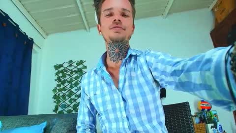 Snapshot of goldy_loyal99 chatting on September 13, 2025, 4:23 am Goldy Loyal93 online show from September 13, 2025, 4:23 am