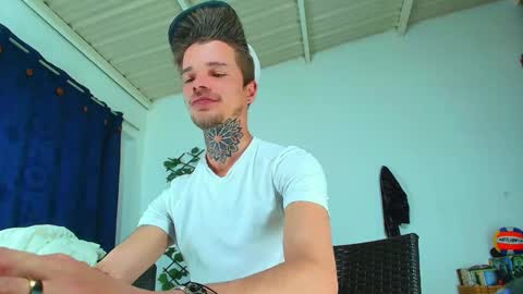 Snapshot of goldy_loyal99 chatting on September 18, 2025, 10:12 pm Goldy Loyal93 online show from September 18, 2025, 10:12 pm