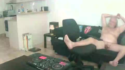 goldyguy011 online show from May 22, 2026, 12:18 am