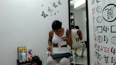 Snapshot of golositha26 chatting on January 21, 2025, 1:29 am Valentina online show from January 21, 2025, 1:29 am