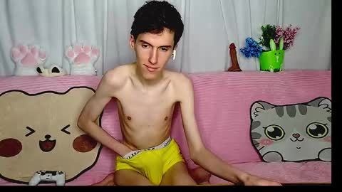 Snapshot of goodboyluca chatting on May 11, 2026, 4:04 pm Luca online show from May 11, 2026, 4:04 pm