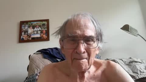 Sweet old guy online show from May 27, 2026, 6:49 pm