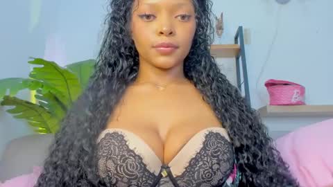 Snapshot of goofyshygirl1 chatting on February 21, 2025, 2:06 am Dominique online show from February 21, 2025, 2:06 am