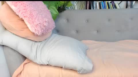 Snapshot of goofyshygirl1 chatting on October 9, 2025, 2:53 am Dominique online show from October 9, 2025, 2:53 am