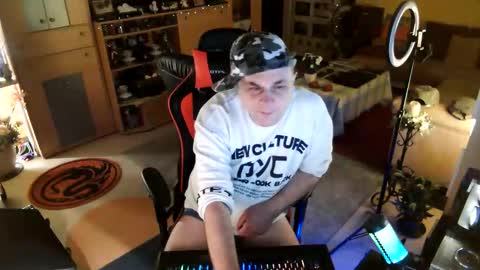 Snapshot of google5001 chatting on October 5, 2025, 2:32 am google5001 online show from October 5, 2025, 2:32 am