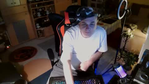 Snapshot of google5001 chatting on November 16, 2025, 6:52 am google5001 online show from November 16, 2025, 6:52 am