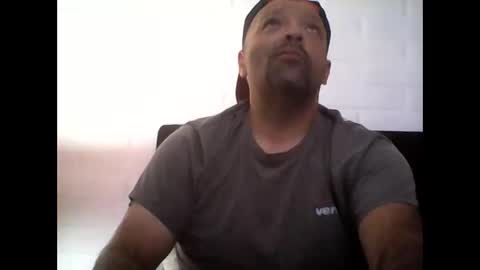 FLy online show from April 3, 2026, 12:36 pm