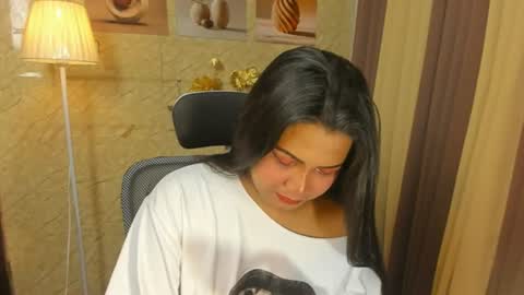 RIANA online show from July 27, 2026, 6:48 pm