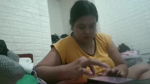 gorgeousselenaxx online show from February 24, 2025, 2:19 am