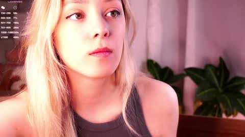 Snapshot of gossip__girl chatting on May 30, 2026, 1:57 am Luna online show from May 30, 2026, 1:57 am