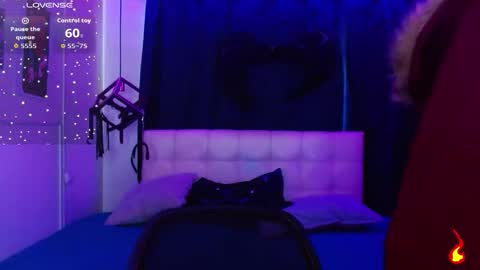 goth_minerva online show from November 10, 2025, 1:32 pm