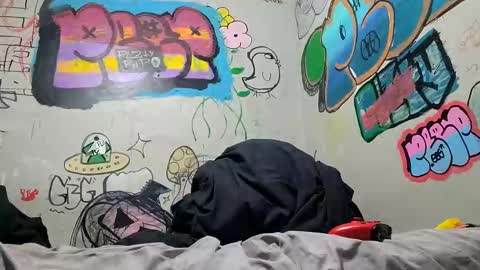 gothboityplz online show from November 4, 2025, 8:35 am