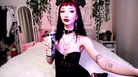 Snapshot of gothdesss chatting on February 6, 2025, 4:10 am online show from February 6, 2025, 4:10 am