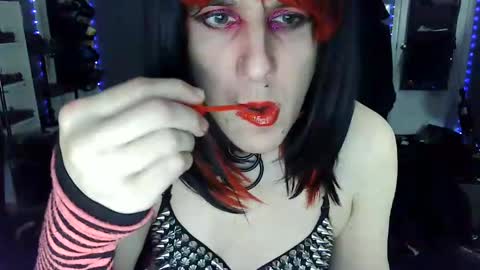 Snapshot of gothic123451 chatting on December 30, 2024, 5:13 pm Victoriana online show from December 30, 2024, 5:13 pm