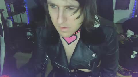 Snapshot of gothic123451 chatting on January 2, 2025, 3:05 am Victoriana online show from January 2, 2025, 3:05 am