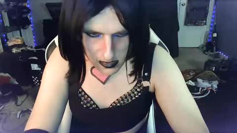 Snapshot of gothic123451 chatting on January 13, 2025, 8:26 pm Victoriana online show from January 13, 2025, 8:26 pm