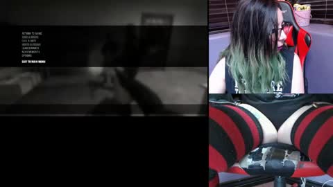 gothic_cutie online show from April 14, 2026, 8:04 pm